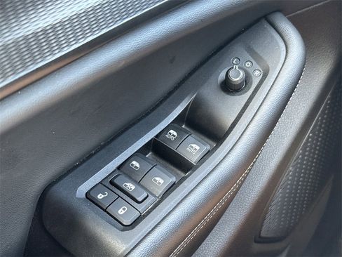 Used 2024 Jeep Grand Cherokee L Laredo image 15