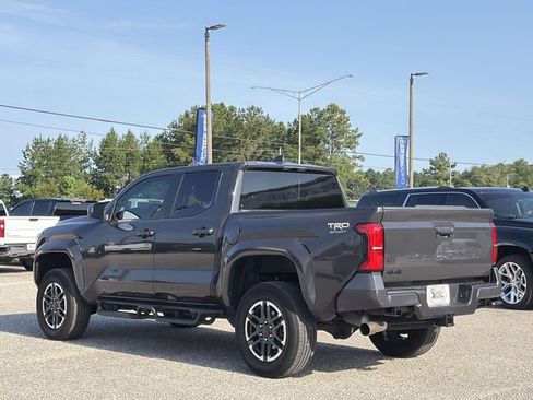Used 2025 Toyota Tacoma TRD Sport AWD/4WD image 10