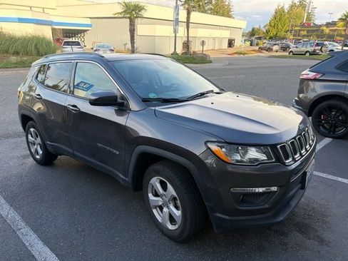 Used 2021 Jeep Compass Latitude w/ Sun and Sound Group AWD/4WD image 9