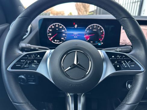 Used 2025 Mercedes-Benz GLA 250 4MATIC image 24