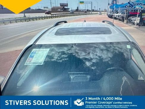 Used 2025 Toyota Sienna XLE FWD image 10