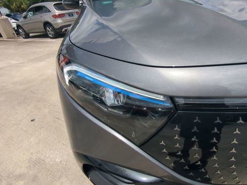 Used 2024 Mercedes-Benz EQB 300 4MATIC image 21