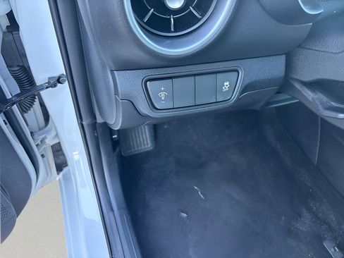 Used 2024 Kia Forte LXS FWD image 25