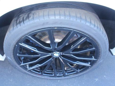 Used 2021 BMW X5 M50i w/ Executive Package image 8