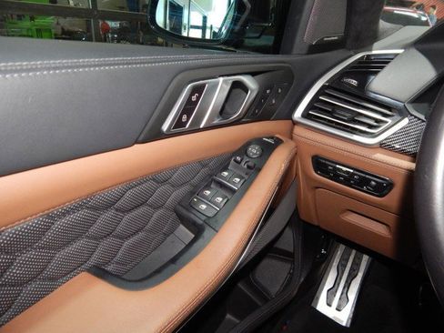 Used 2021 BMW X5 M image 32