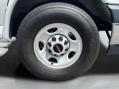 Used 2024 GMC Savana 2500 w/ Driver Convenience Package RWD image 21