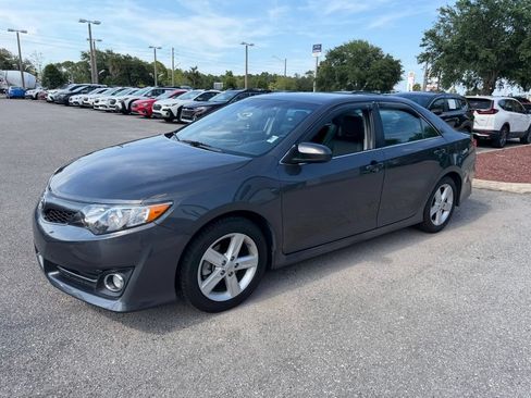 Used 2012 Toyota Camry SE FWD image 11