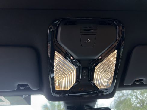 Used 2025 BMW 230i Coupe w/ Convenience Package image 39