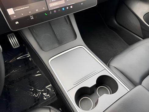 Used 2021 Tesla Model 3 Performance image 22