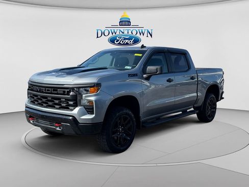 Used 2025 Chevrolet Silverado 1500 Custom Trail Boss w/ LPO, Dark Essentials Package AWD/4WD image 7