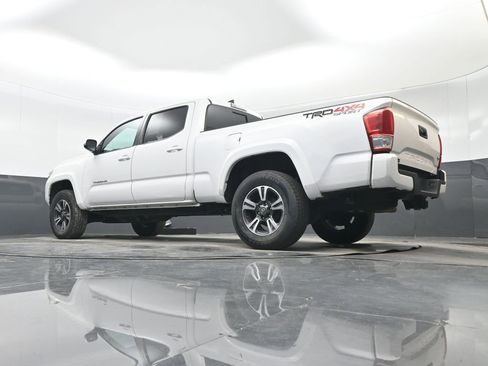 Used 2019 Toyota Tacoma TRD Sport AWD/4WD image 28