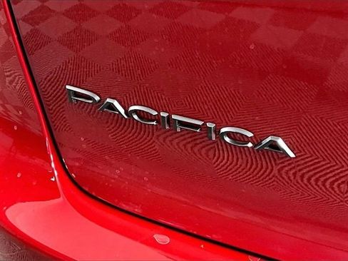 New 2026 Chrysler Pacifica Select image 10