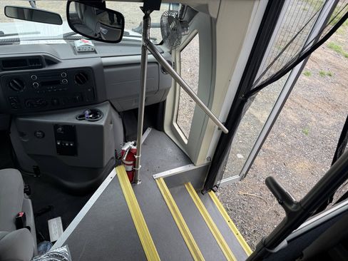 Used 2016 Ford E-450 and Econoline 450 Super Duty w/ Shuttle Bus Prep Package RWD image 23