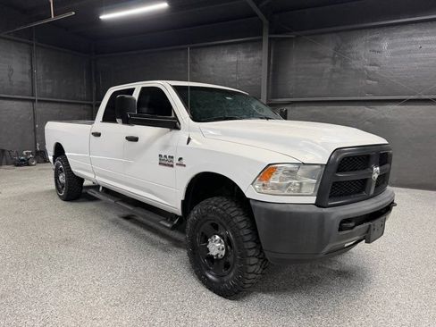 Used 2018 RAM 2500 Tradesman AWD/4WD image 3