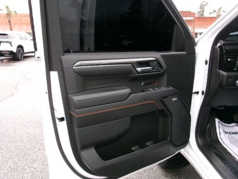 Used 2023 GMC Sierra 1500 AT4 w/ AT4 Premium Package image 18