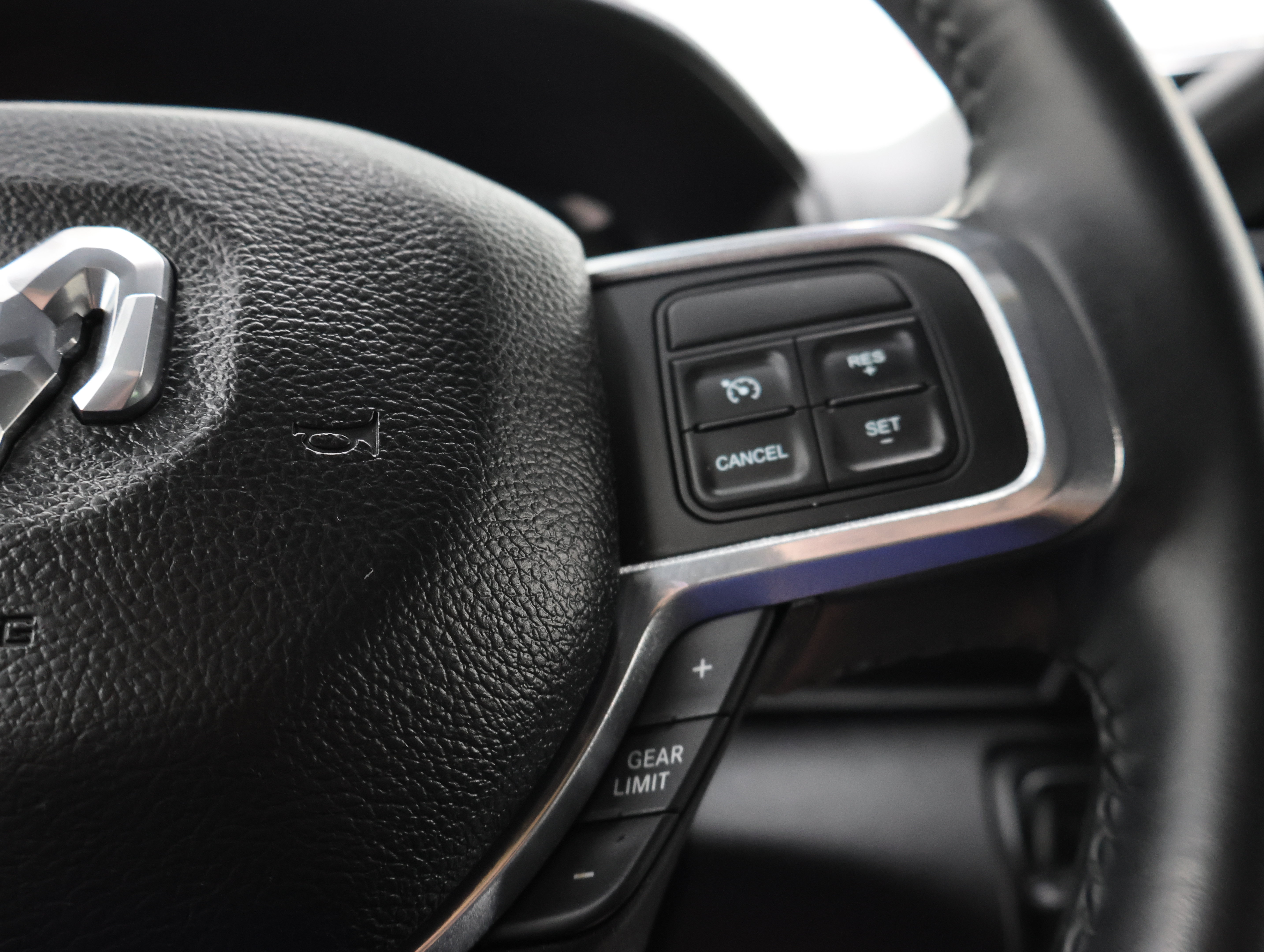 Used 2022 RAM 2500 Laramie AWD/4WD image 15