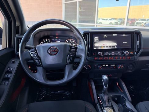 Used 2025 Nissan Frontier PRO-4X AWD/4WD image 16