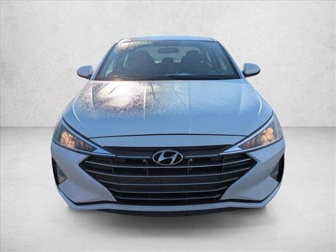 Used 2019 Hyundai Elantra SE w/ Cargo Package FWD image 2