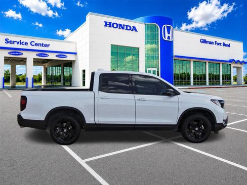 Used 2025 Honda Ridgeline Black Edition image 7