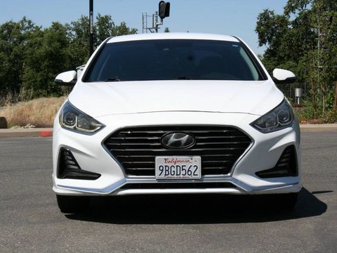 Used 2018 Hyundai Sonata SEL w/ Tech Package 02 FWD image 3
