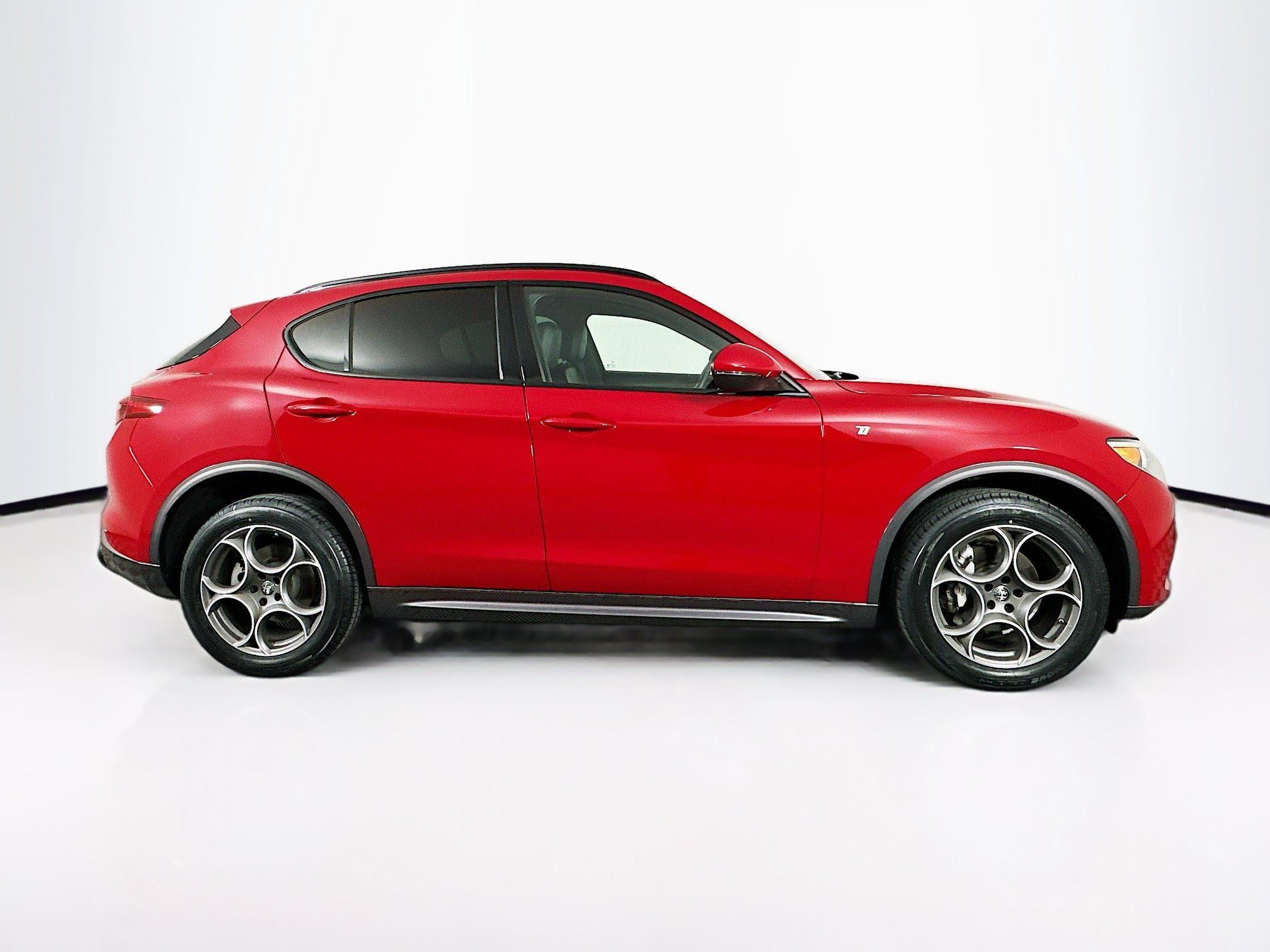 Used 2023 Alfa Romeo Stelvio Ti AWD/4WD image 10