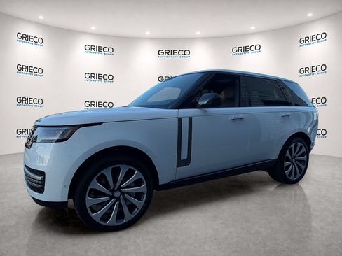Used 2025 Land Rover Range Rover SE AWD/4WD image 3