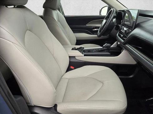 Used 2025 Toyota Grand Highlander AWD Hybrid image 21