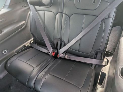 Used 2024 Jeep Grand Cherokee L Limited AWD/4WD image 29