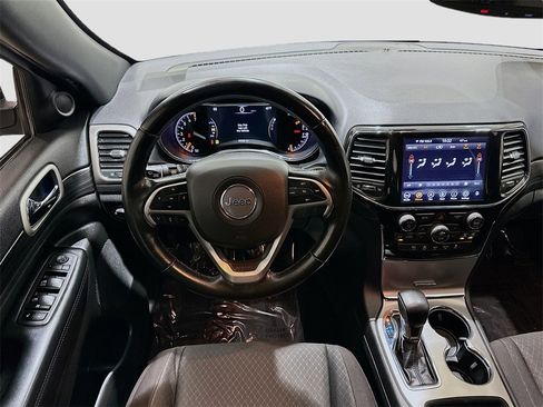 Used 2022 Jeep Grand Cherokee Laredo E image 21