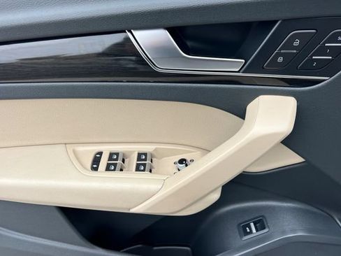 Used 2020 Audi Q5 2.0T Premium image 11