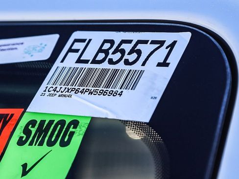 Used 2023 Jeep Wrangler Unlimited Sahara image 28