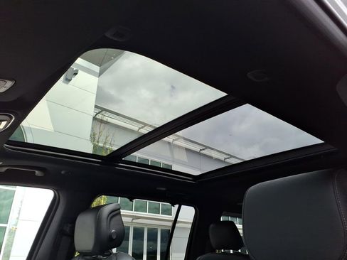 New 2026 Jeep Grand Wagoneer Limited AWD/4WD image 12