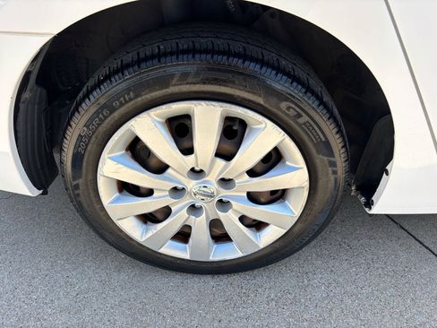 Used 2018 Nissan Sentra S image 10