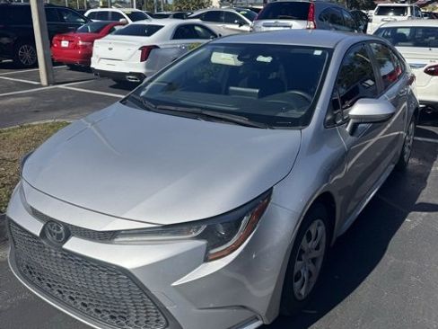 Used 2022 Toyota Corolla LE image 1