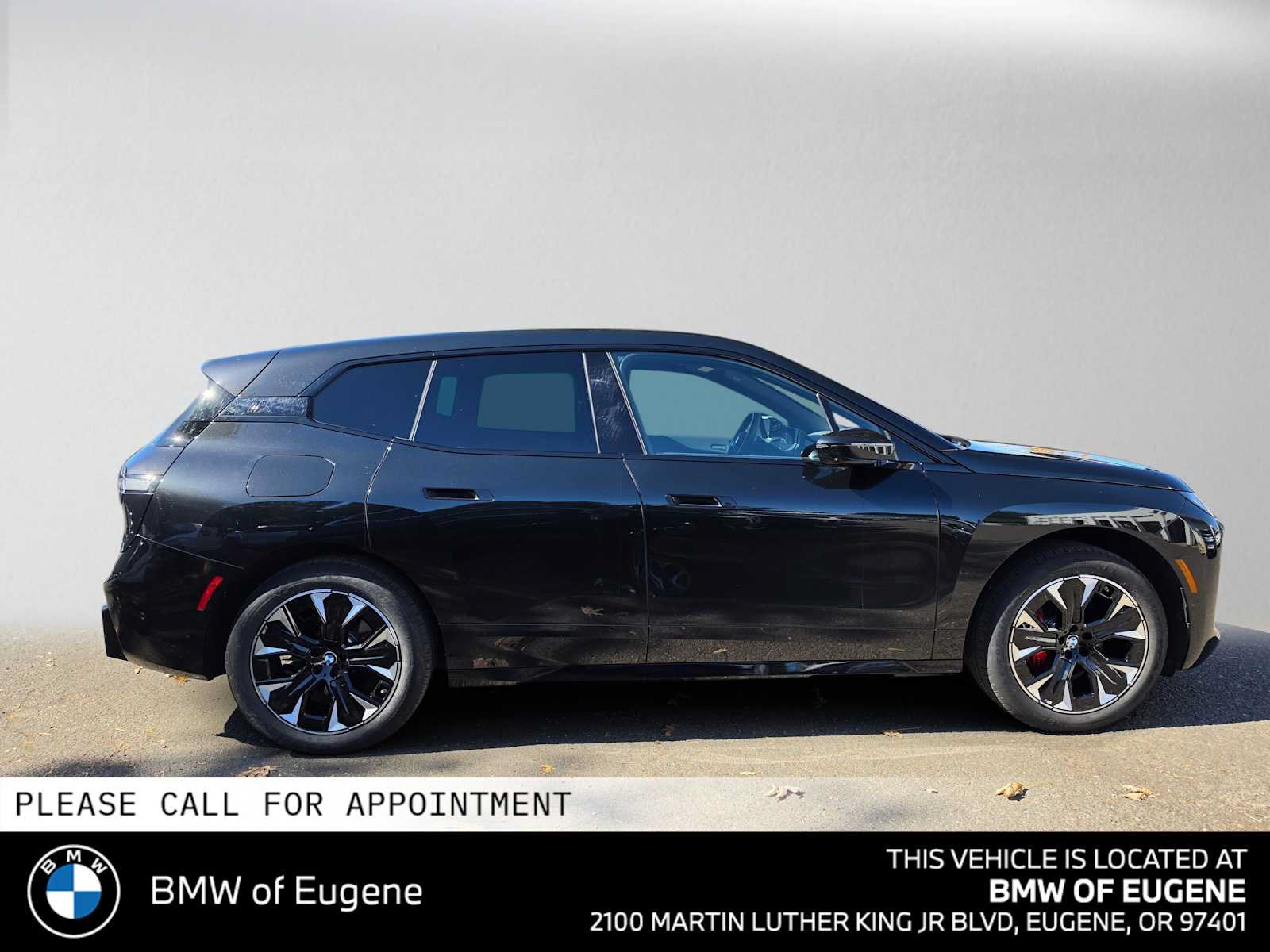 Used 2026 BMW iX xDrive45 w/ M Sport Package AWD/4WD image 2