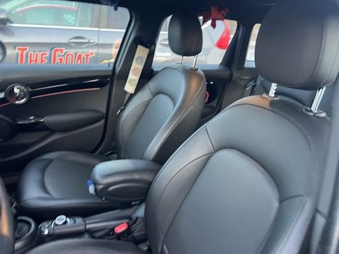 Used 2022 MINI Cooper 4-Door Hardtop image 9