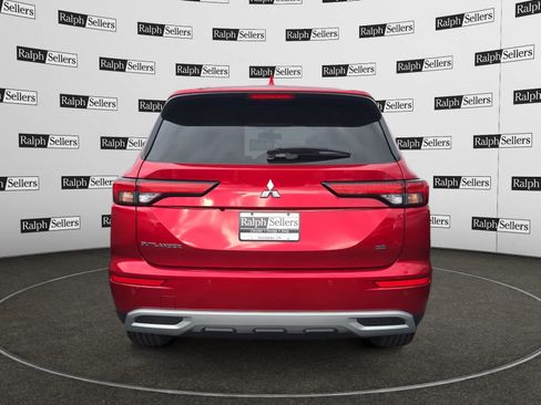 Used 2024 Mitsubishi Outlander SE image 5