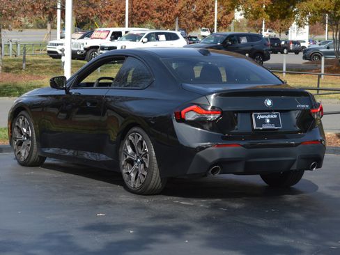 Used 2025 BMW 230i Coupe w/ M Sport Package image 9