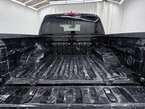 Used 2022 Nissan Frontier S w/ Technology Package AWD/4WD image 12