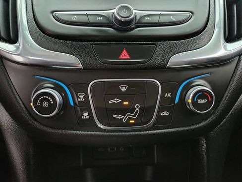 Used 2020 Chevrolet Equinox LT w/ LPO, Floor Liner Package FWD image 16