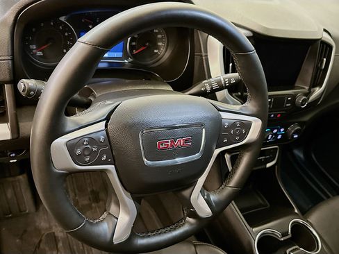 Used 2024 GMC Terrain SLT w/ Tech Package image 18