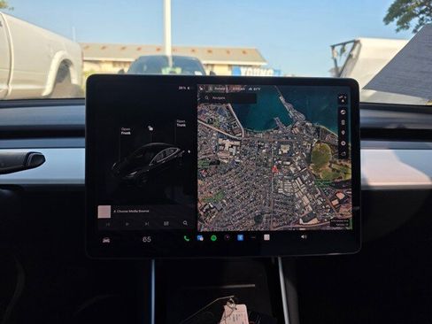 Used 2019 Tesla Model 3 Standard Range Plus image 13