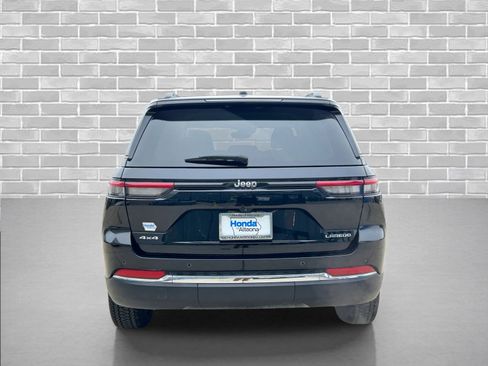 Used 2023 Jeep Grand Cherokee Laredo image 4