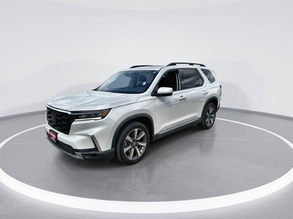 Used 2025 Honda Pilot Elite image 4