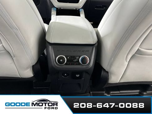 Used 2025 Ford Explorer Platinum w/ Ultimate Package AWD/4WD image 20
