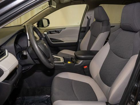 Used 2024 Toyota RAV4 XLE image 9