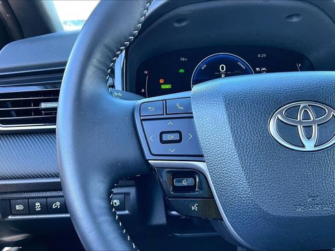 Certified 2025 Toyota Camry SE w/ Convenience Package image 23