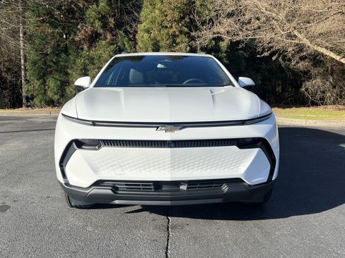 New 2026 Chevrolet Equinox EV LT AWD/4WD image 3