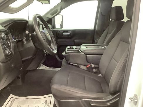 Used 2022 Chevrolet Silverado 2500 Custom w/ Custom Convenience Package image 10