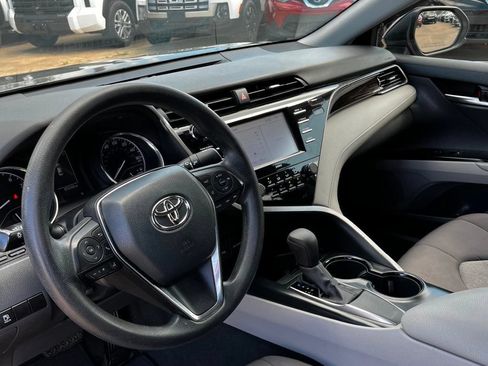 Used 2020 Toyota Camry LE FWD image 16